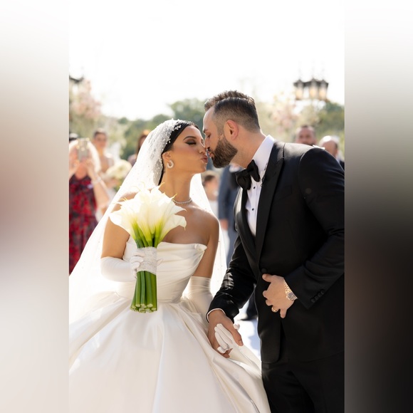 Selling veil & headpiece! - Picture 8 of 10